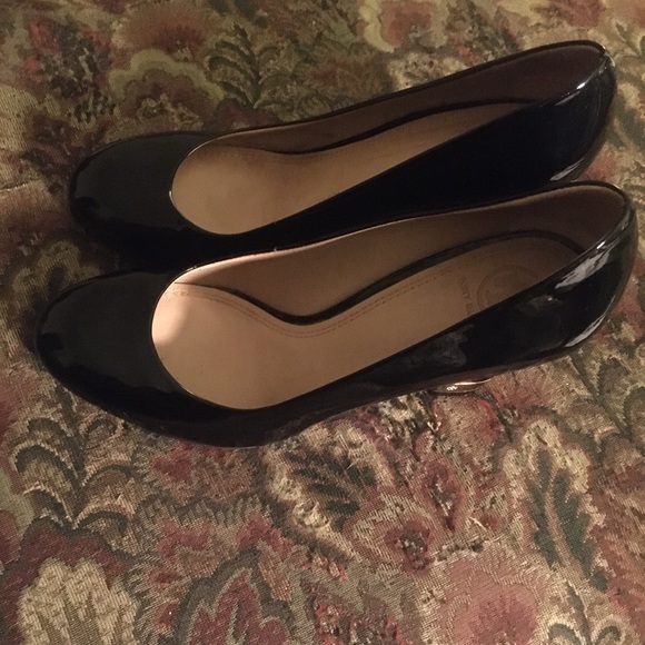 SOLD - Authentic Tory Burch Black Wedge (Pumps) - Picture 5 of 16